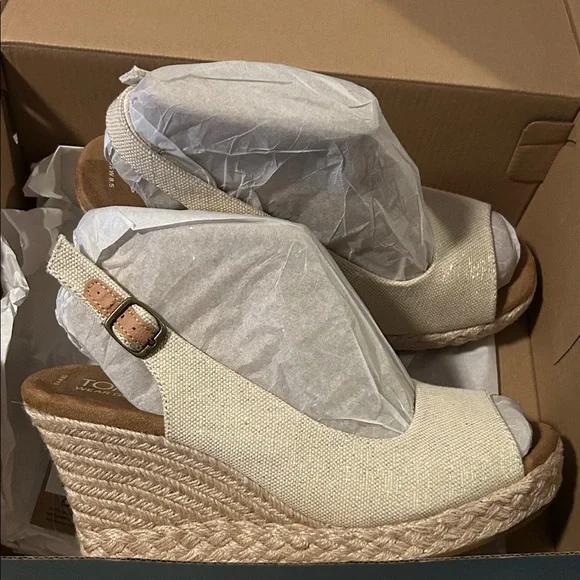TOMS Women's Tan Wedge Sandals - Picture 3 of 3